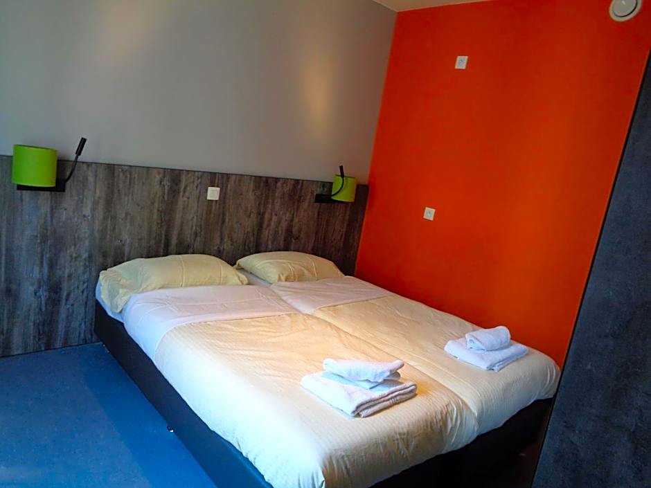 Brxxl 5 City Centre Hostel