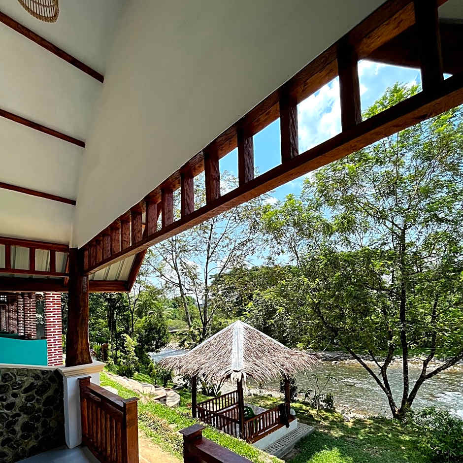 Asim Paris Guesthouse & jungle trekking