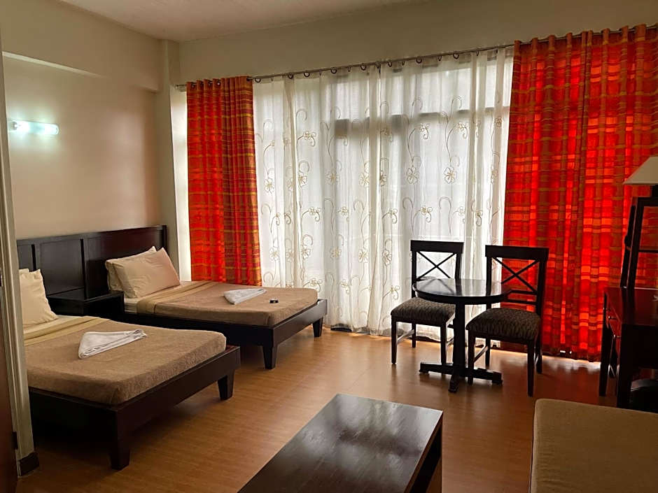 3 Pax Charming Foggy Cold Breeze, Cozy Gardenville Hotel