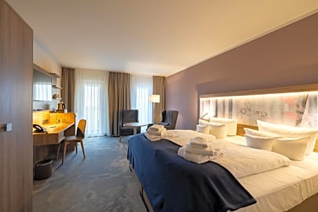 Double Room incl. 2 group courses per person