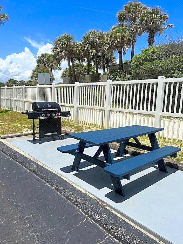 Ocean Breeze - Ocean Front at Symphony Beach Club!