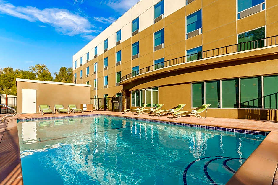 Holiday Inn Express & Suites Oakhurst-Yosemite Park Area by IHG