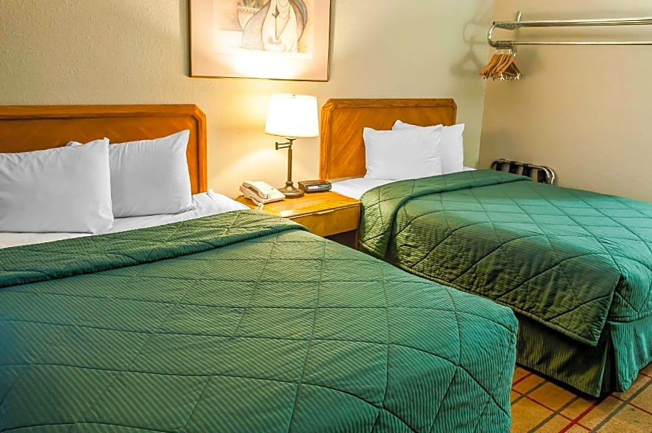 Rodeway Inn East