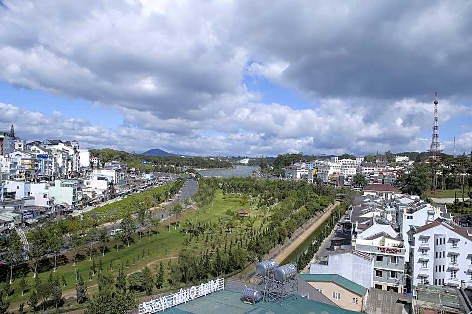 Hoang Minh Chau Ba Trieu