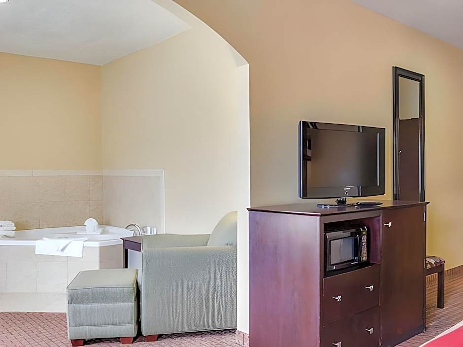 Quality Inn & Suites Slidell