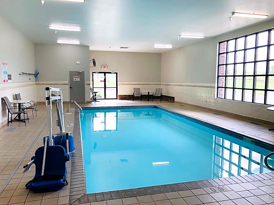 La Quinta Inn & Suites by Wyndham Minneapolis Northwest