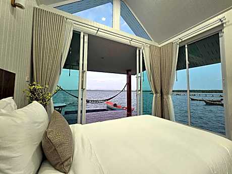 Sea Balcony Cottage