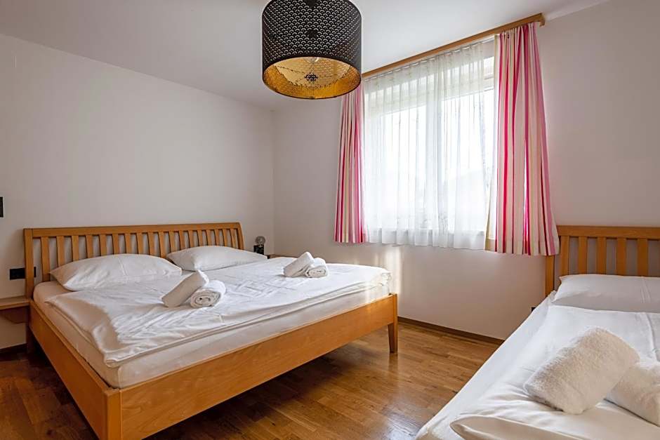 Elinas Mountain Views