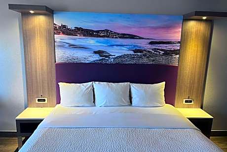 1 King Bed Superior Room Non-Smoking