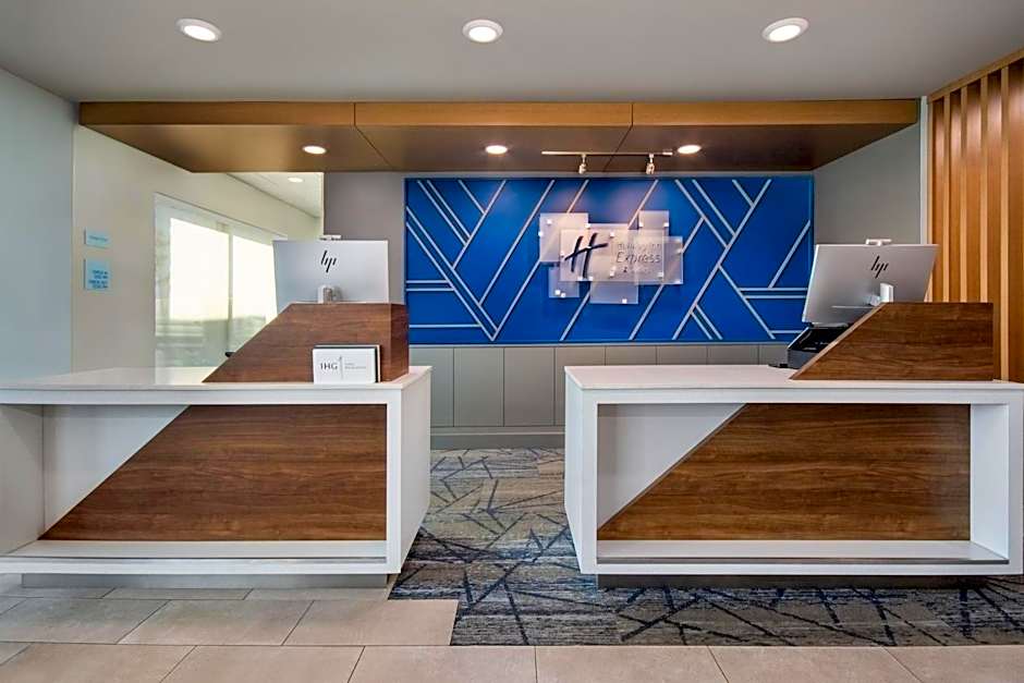 Holiday Inn Express & Suites Muskegon - Grand Haven By IHG