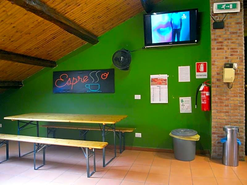 Hostel California