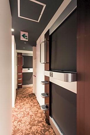Standard Capsule Room for Male