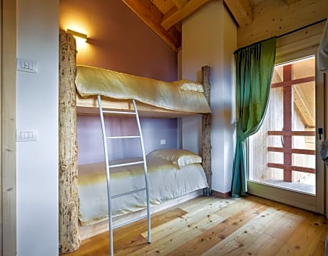 Quadruple Room with Shared Bathroom