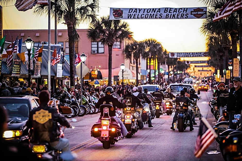 Cozy Studio Suite Near Beach w Kitchenette #5