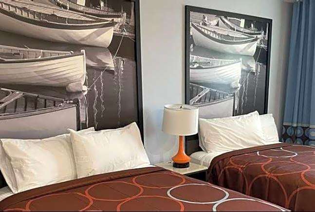 Super 8 by Wyndham Lindenhurst