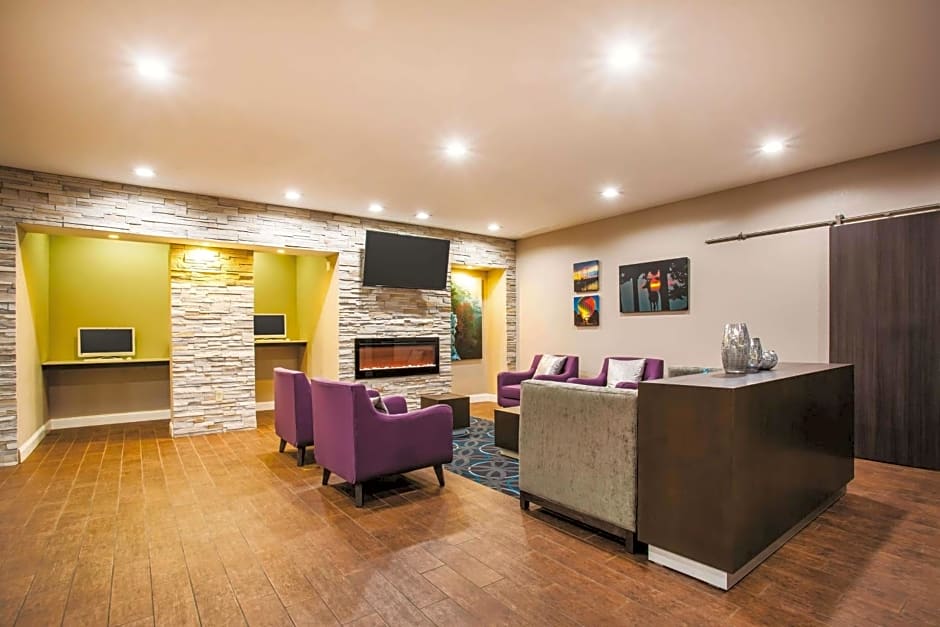 La Quinta Inn & Suites by Wyndham Russellville