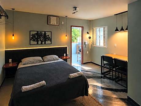 Deluxe Queen Suite