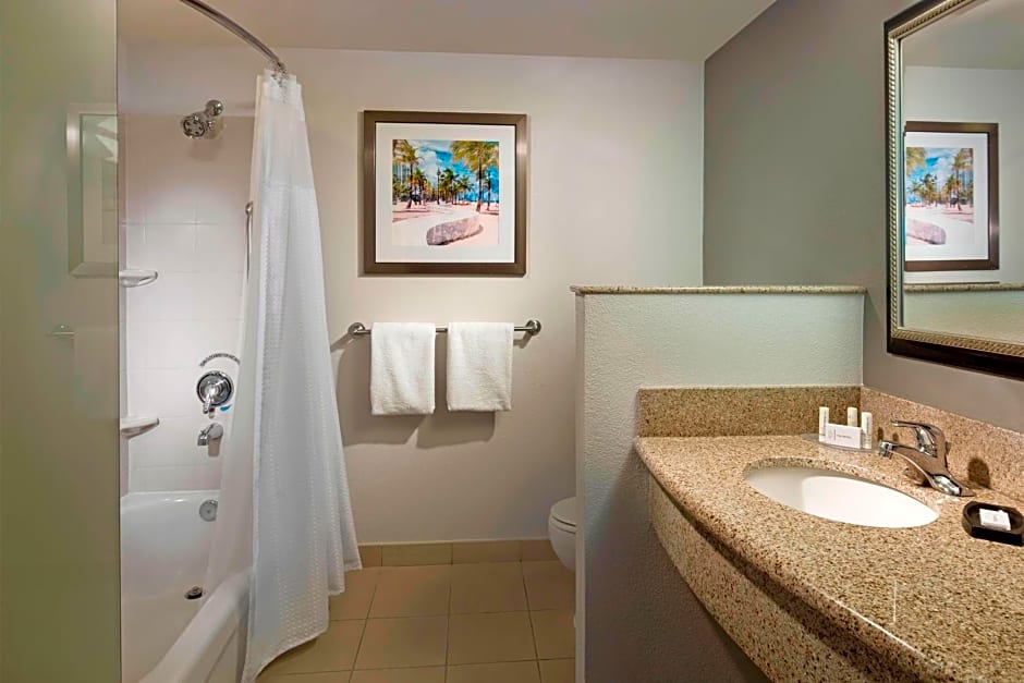 Courtyard by Marriott Fort Lauderdale Airport & Cruise Port