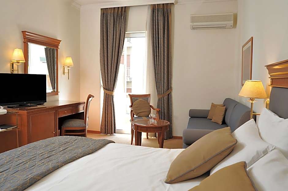 Athens Atrium Hotel & Jacuzzi Suites