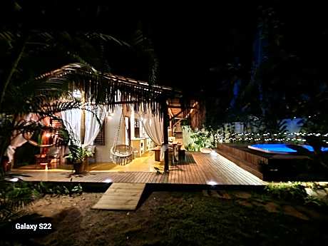 Mini Casa com Jacuzzi e Piscina