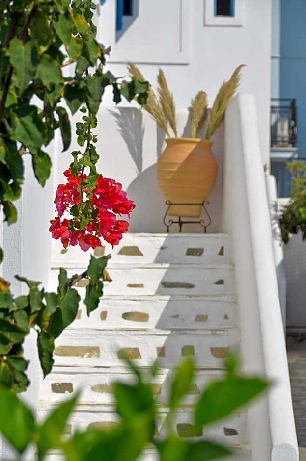 Dilino Hotel Studios