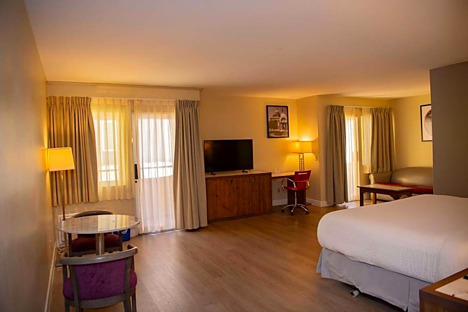 Ramada Plaza by Wyndham Garden Grove/Anaheim South
