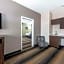 La Quinta Inn & Suites by Wyndham Orange