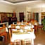 Amper Bo Guest House