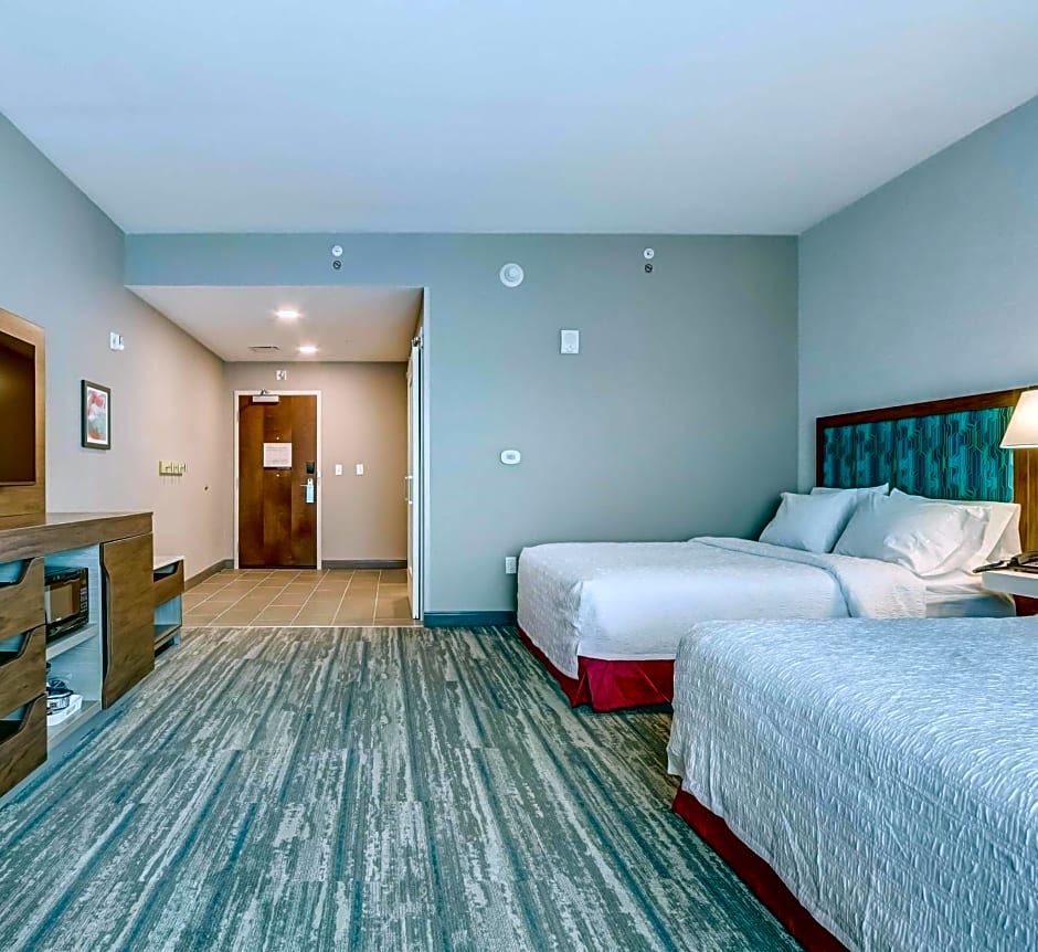 Hampton Inn & Suites Cincinnati Midtown Rookwood