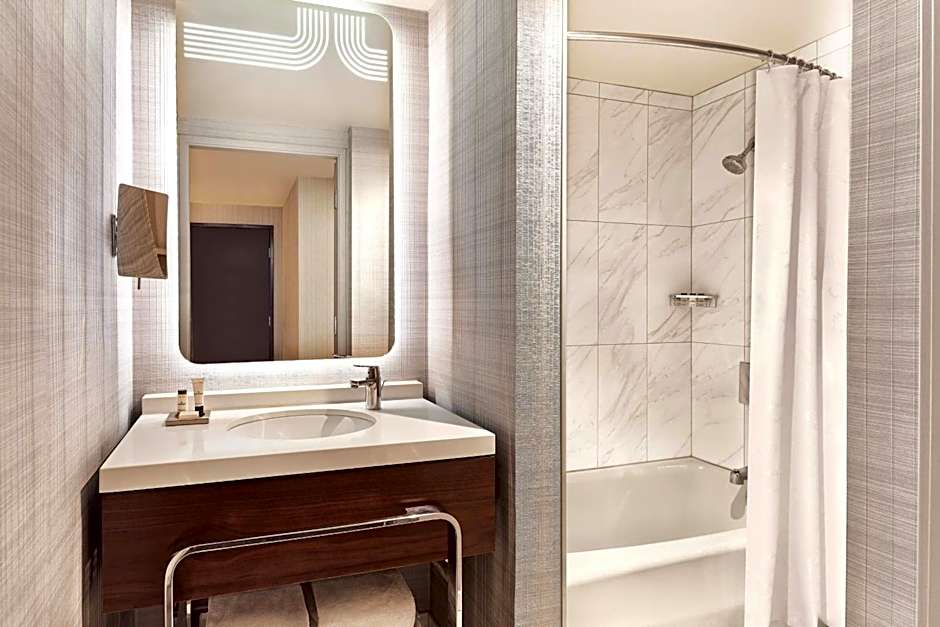 Sheraton Grand Los Angeles