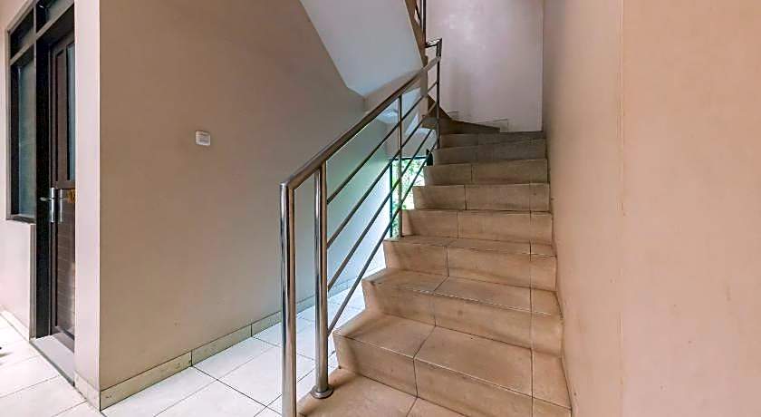 RedDoorz Syariah near Exit Toll Subang