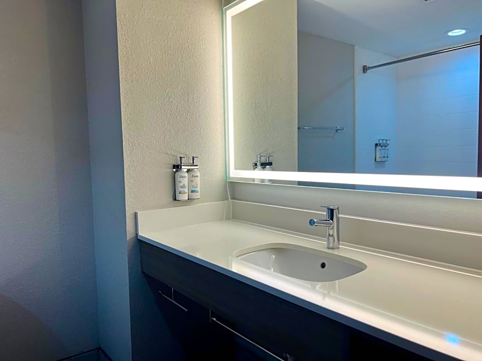 Holiday Inn Express & Suites Sebring, an IHG Hotel