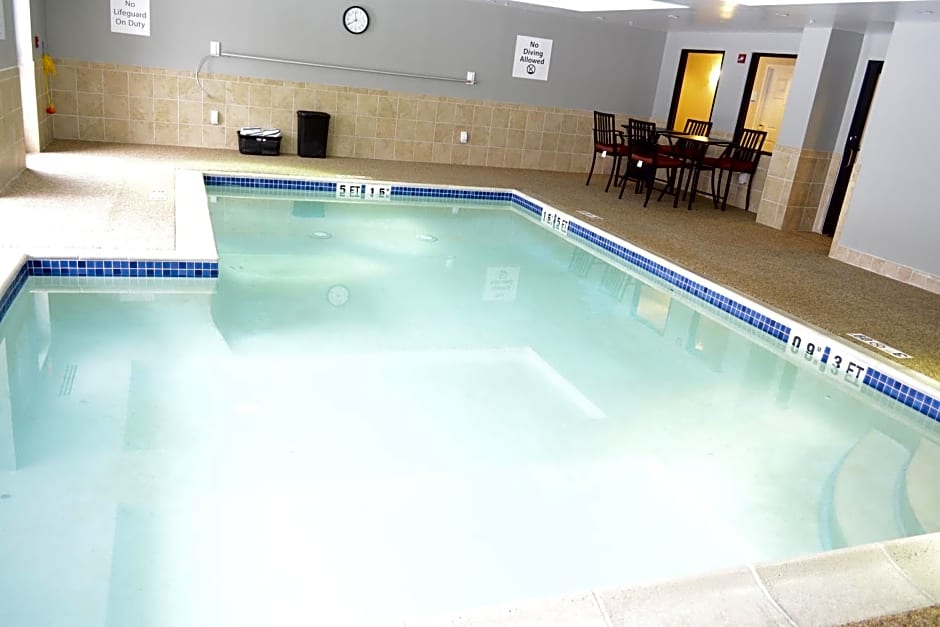 Holiday Inn Express Hotels Biddeford, an IHG Hotel