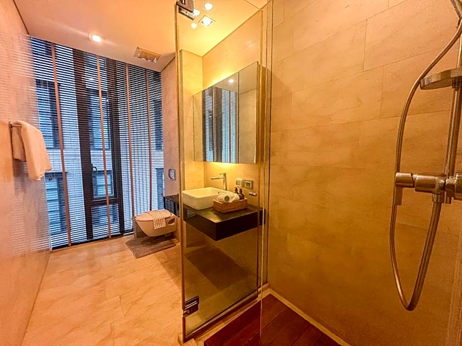 Extravagant Apt 65 sqm 1BR - Ultra Fast Wifi - Silom