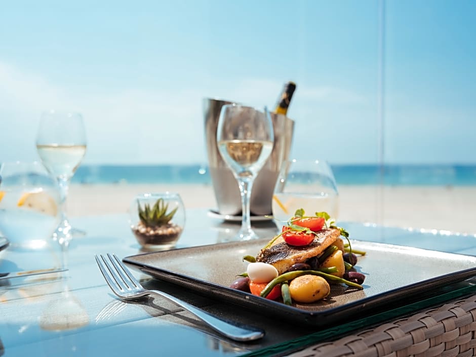 L'Horizon Beach Hotel & Spa