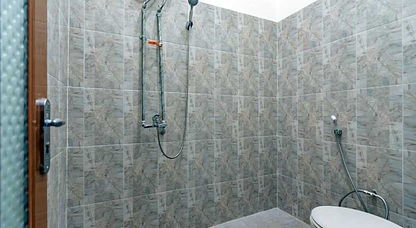 The Lima Guest House Syariah Mitra RedDoorz