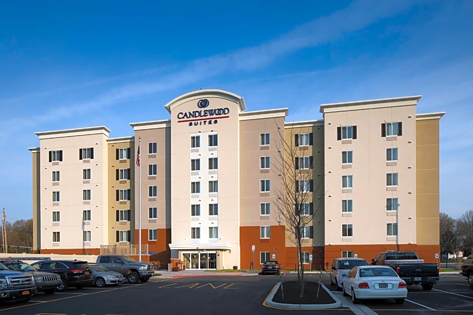 Candlewood Suites NEWARK SOUTH - UNIVERSITY AREA