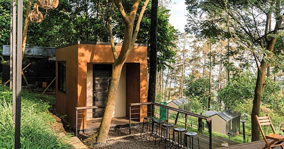 Bobocabin Pacet, Mojokerto
