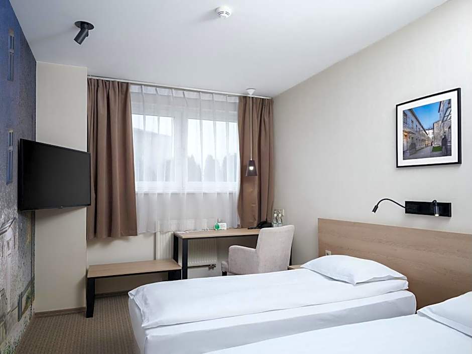Iness Hotel