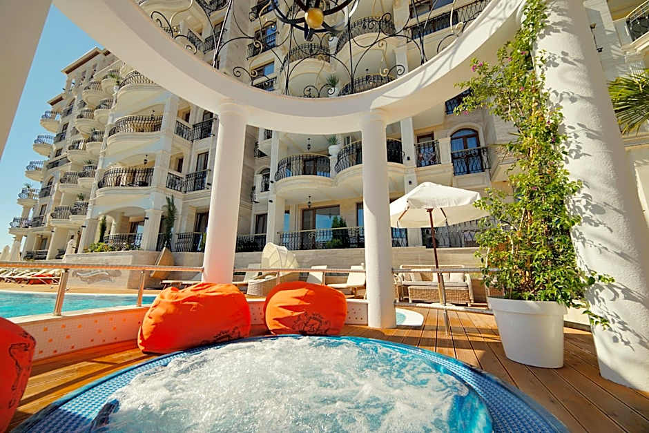 Harmony Suites Saint Vlas