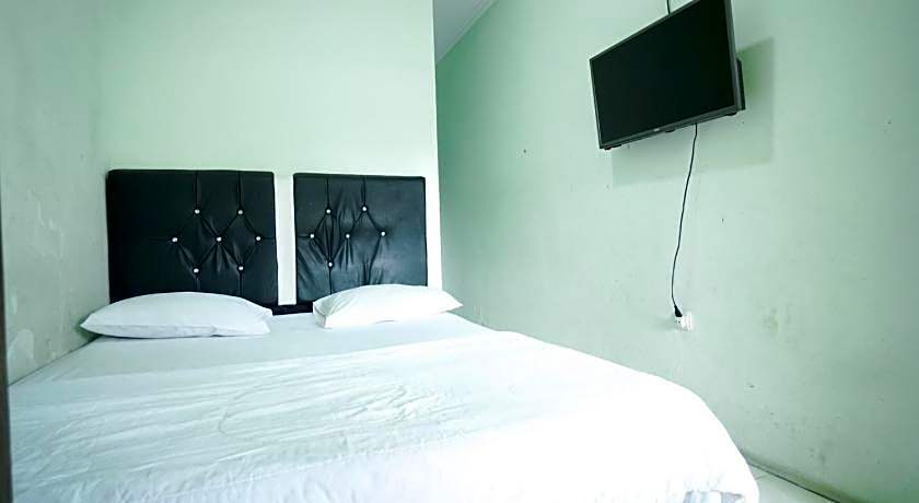 Mahkota Sivali near Soekarno Hatta Airport Mitra RedDoorz