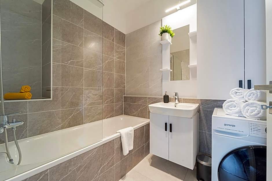 WestSide Garden Apartments by FirstHost