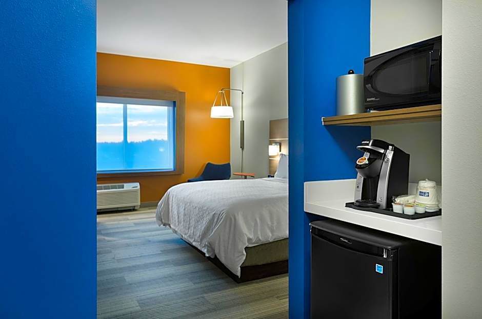 Holiday Inn Express And Suites Fayetteville South By IHG