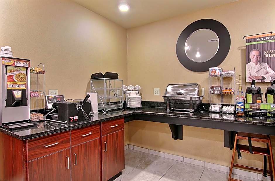 Cobblestone Inn & Suites - Linton