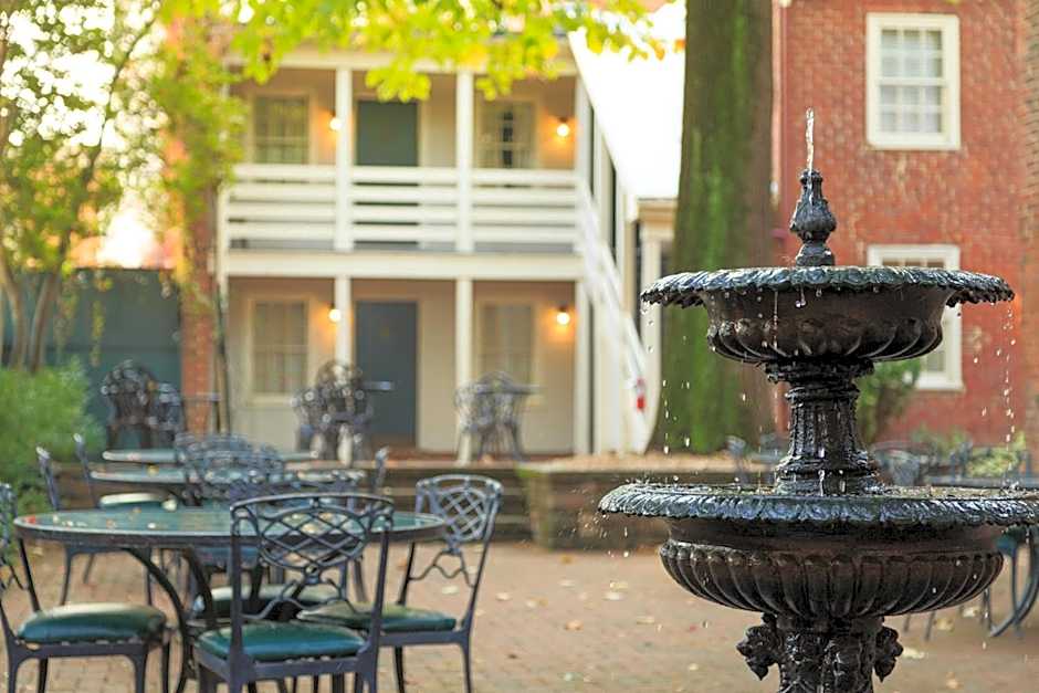 Linden Row Inn