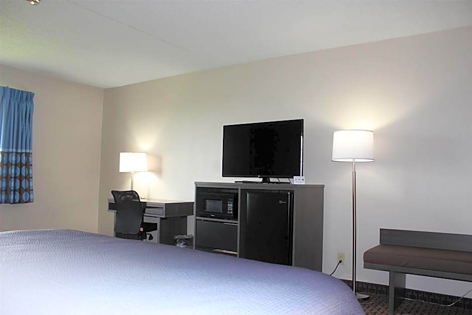 Photo 1 of 8 of 1 King Bed Suite