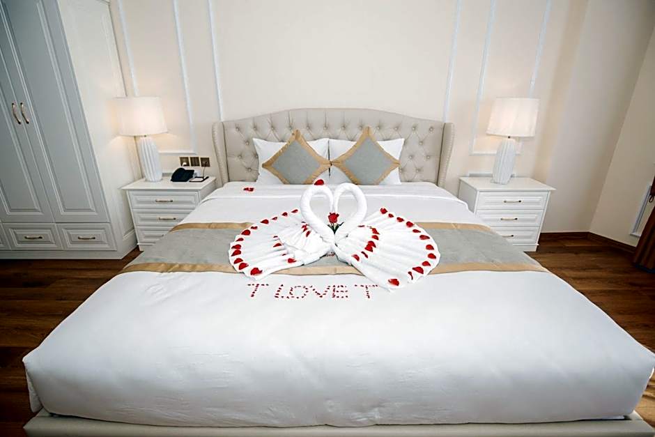 Photo 1 of 10 of Executive Suite
