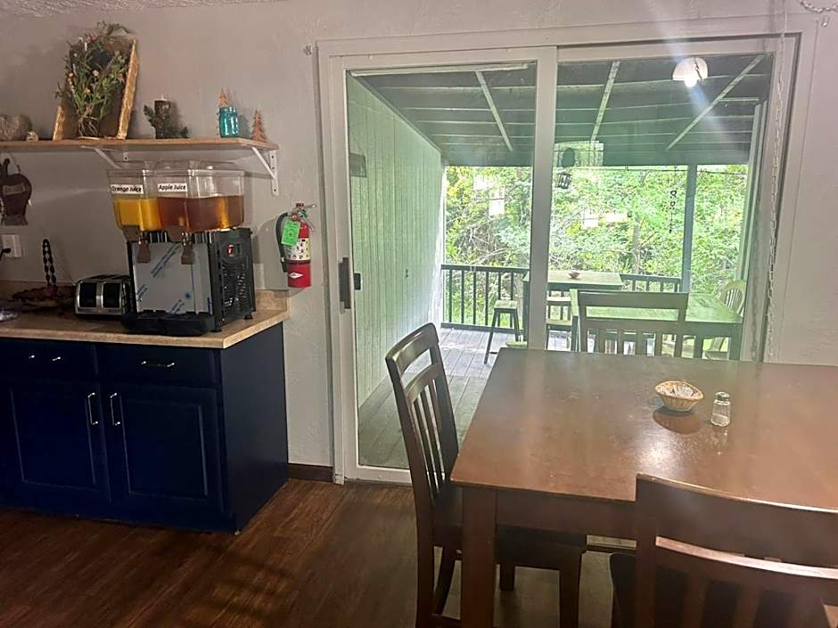 The Brookside Motel by Belvilla Keystone Near Mt.Rushmore