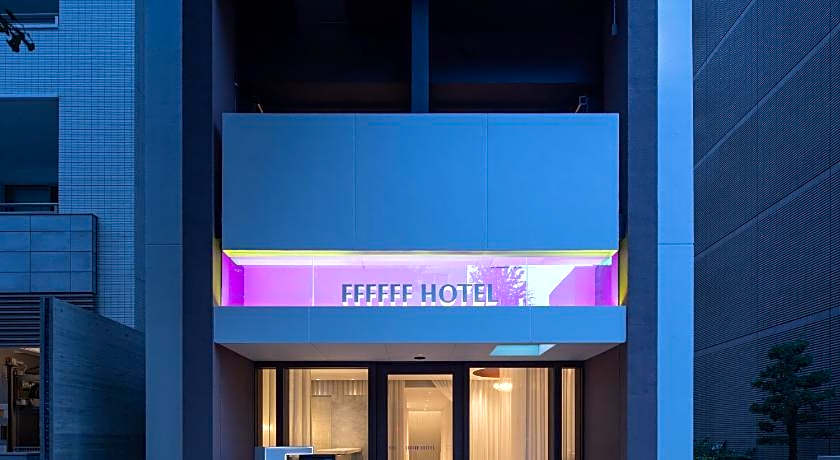 FFFFFF Hotel