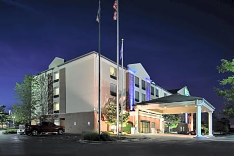 Holiday Inn Express Hotel & Suites Milwaukee-New Berlin, an IHG Hotel